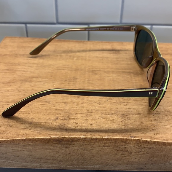 Humphrey’s sunglasses - Picture 4 of 7